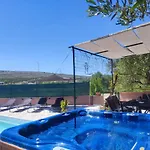 Semesterbostad House Mablo With Pool & Jacuzzi *