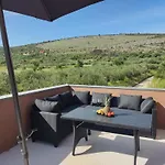 Semesterbostad House Mablo With Pool & Jacuzzi