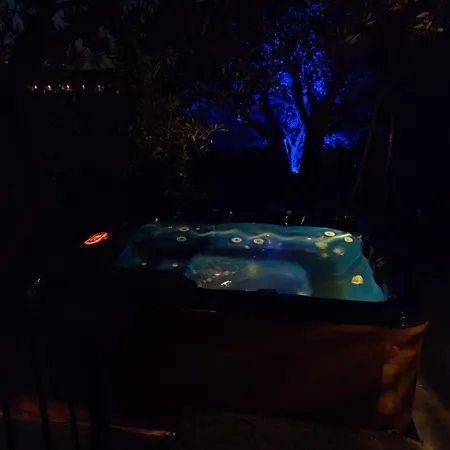 Дом отдыха House Mablo With Pool & Jacuzzi