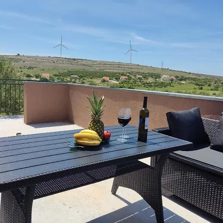 House Mablo With Pool & Jacuzzi Prázdninový dům Šibenik