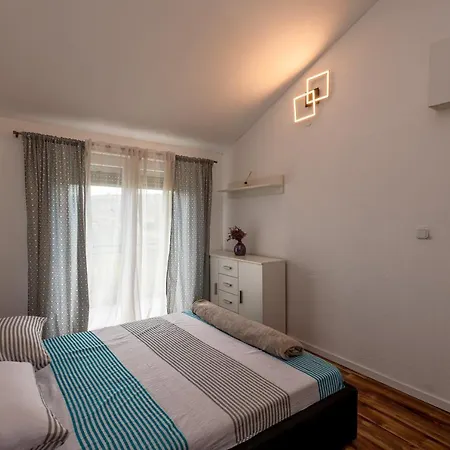 House Mablo With Pool & Jacuzzi Holiday home *