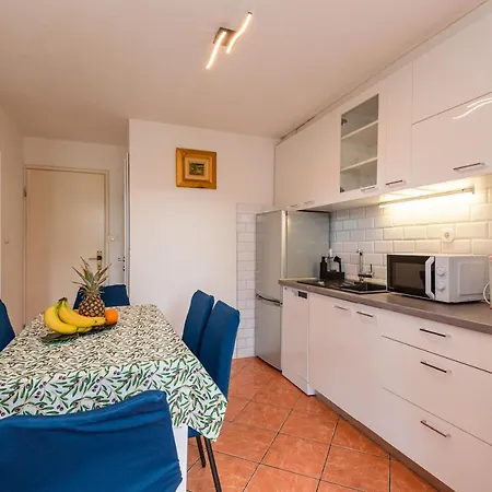House Mablo With Pool & Jacuzzi Holiday home