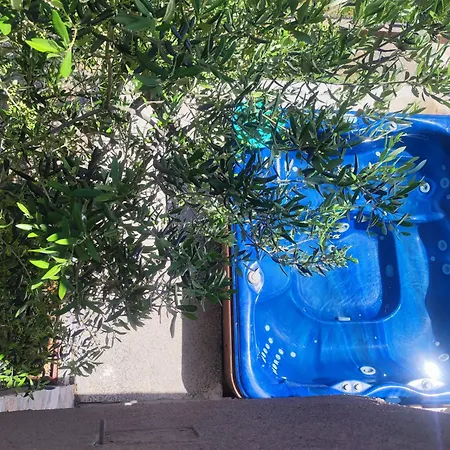 House Mablo With Pool & Jacuzzi