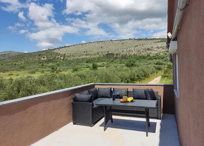 House Mablo With Pool & Jacuzzi Šibenik