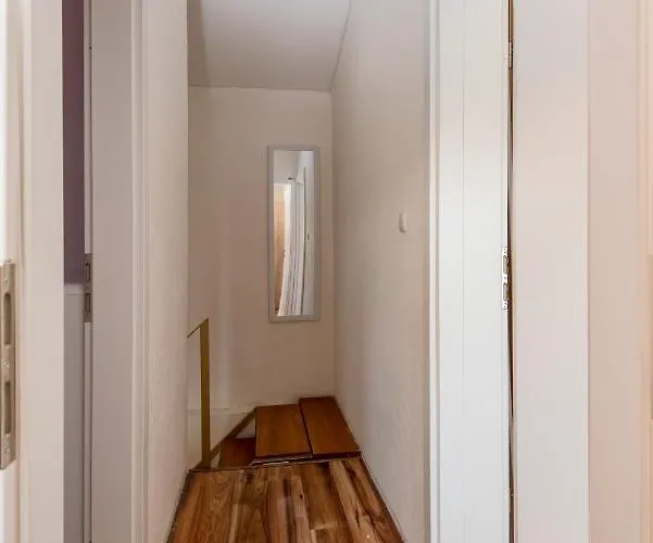 House Mablo With Pool & Jacuzzi בית נופש שיבניק