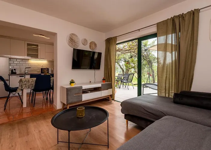 House Mablo With Pool & Jacuzzi שיבניק