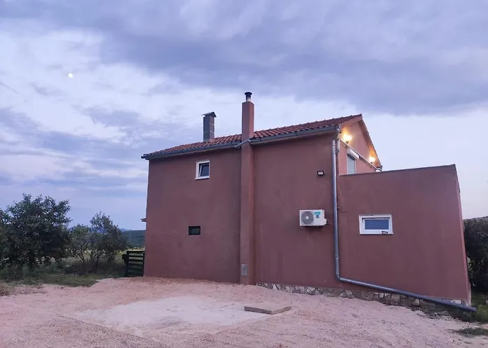 House Mablo With Pool & Jacuzzi בית נופש