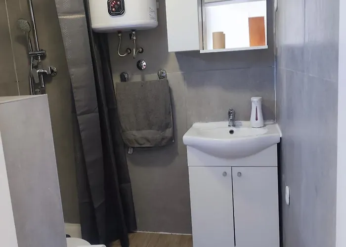 House Mablo With Pool & Jacuzzi שיבניק