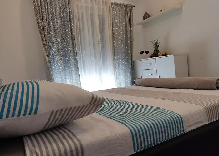 House Mablo With Pool & Jacuzzi בית נופש